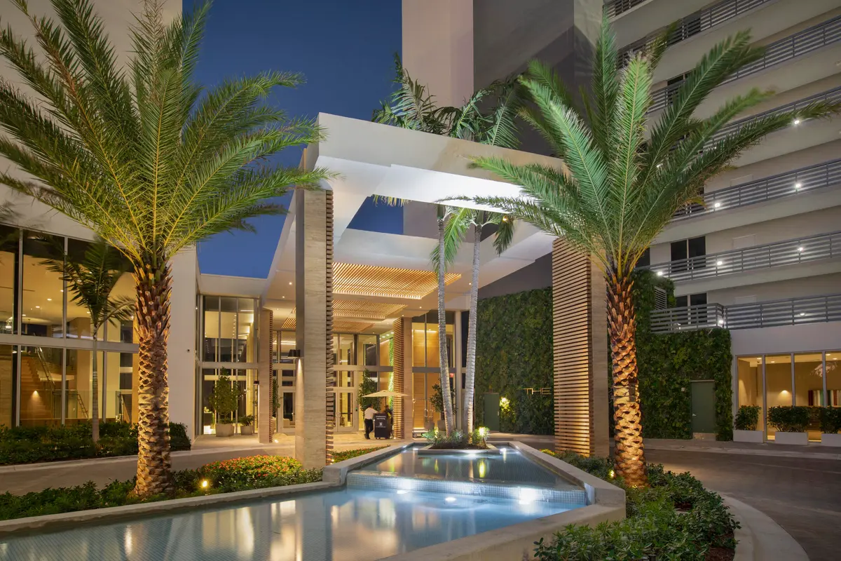 VALET-ENTRANCE-scaled at 16385 Biscayne Boulevard 2516, North Miami Beach