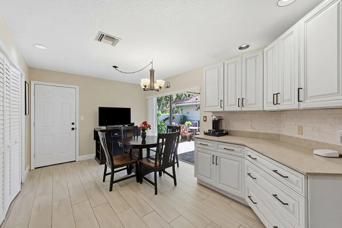 28_dsc_6660 at 4115 Carriage Drive P2, Pompano Beach