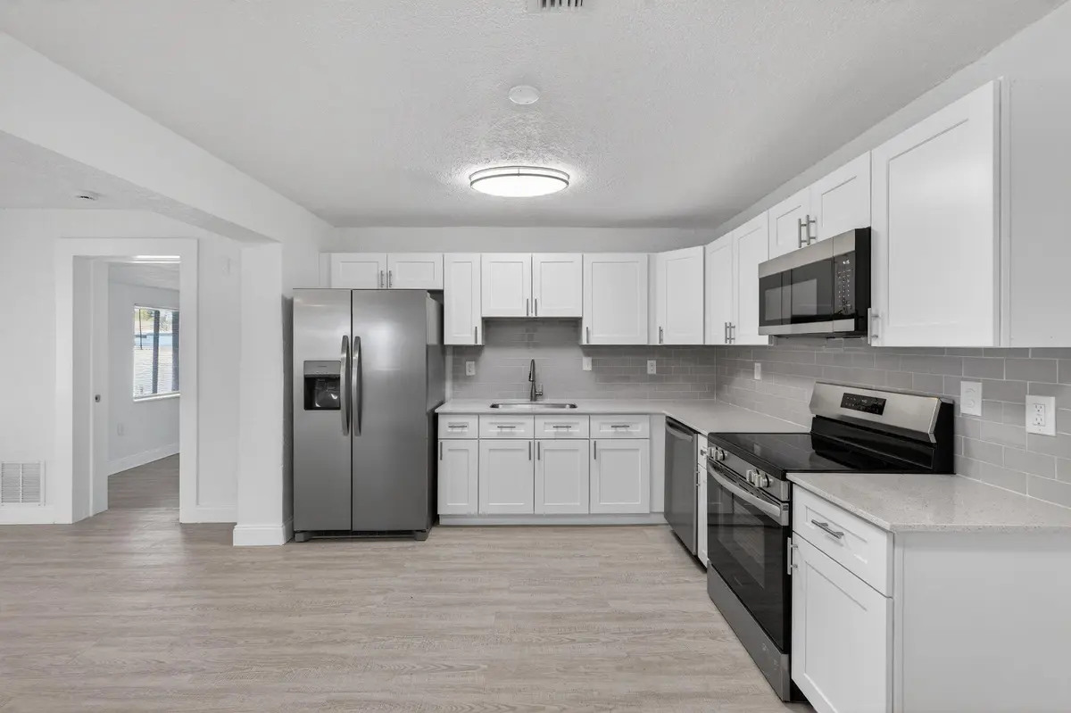 15-web-or-mls-699A9755 at 2849 SW 10th Street, Fort Lauderdale