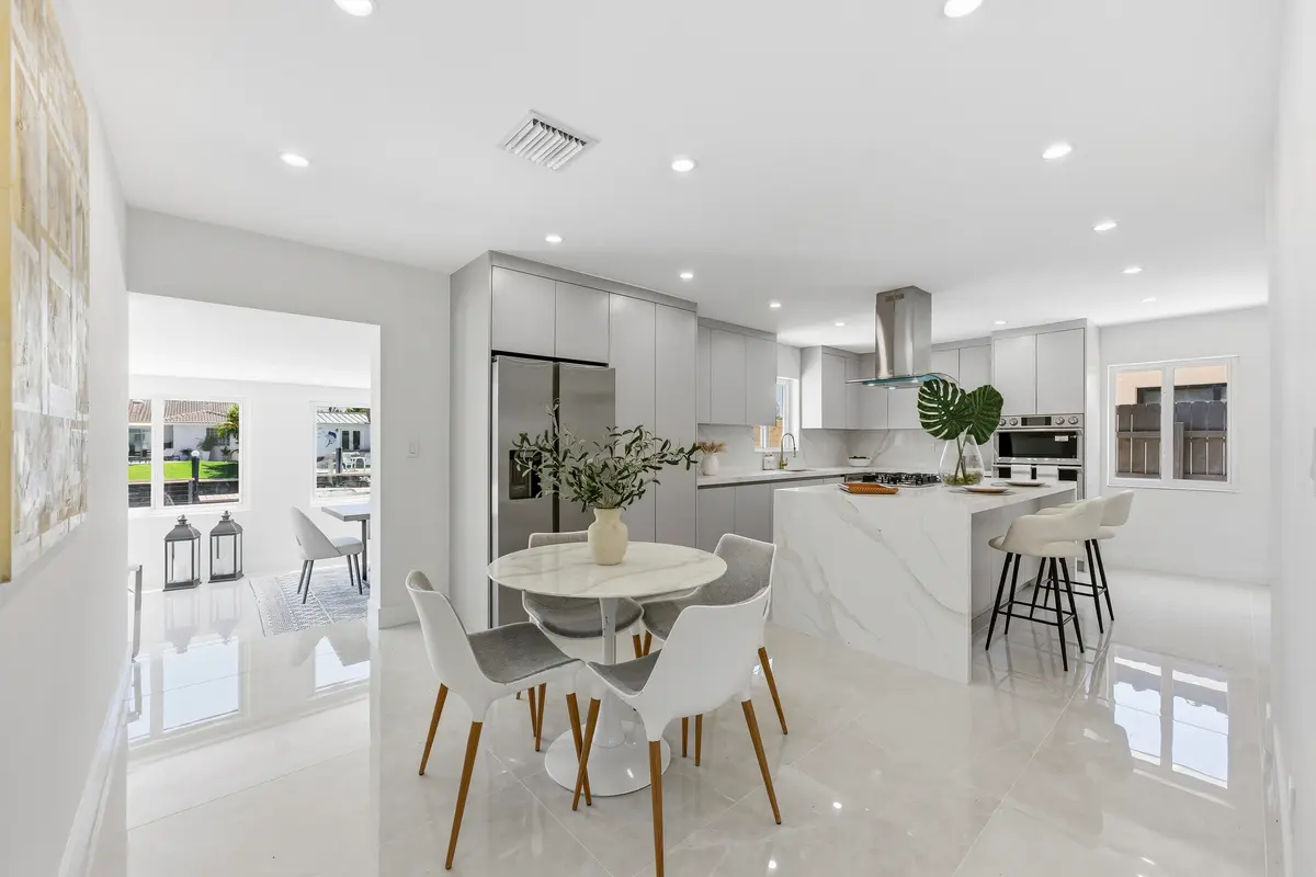 _jjl9402 at 2280 SE 10th Court, Pompano Beach
