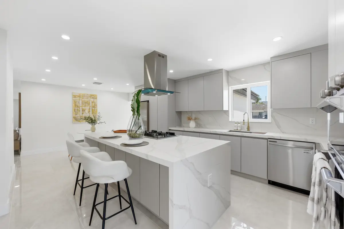_jjl9427 at 2280 SE 10th Court, Pompano Beach