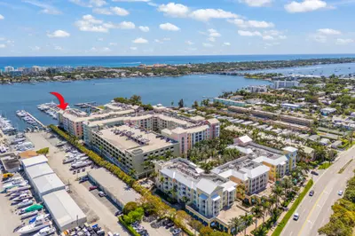 806 E Windward Way 403, Lantana – Condominium for sale