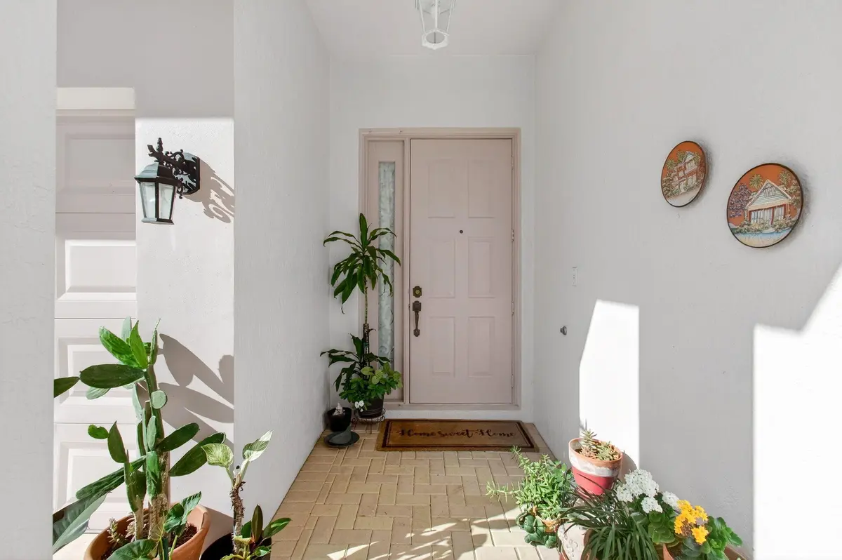 Charming & Welcoming at 9692 Sandpiper Lane, West Palm Beach
