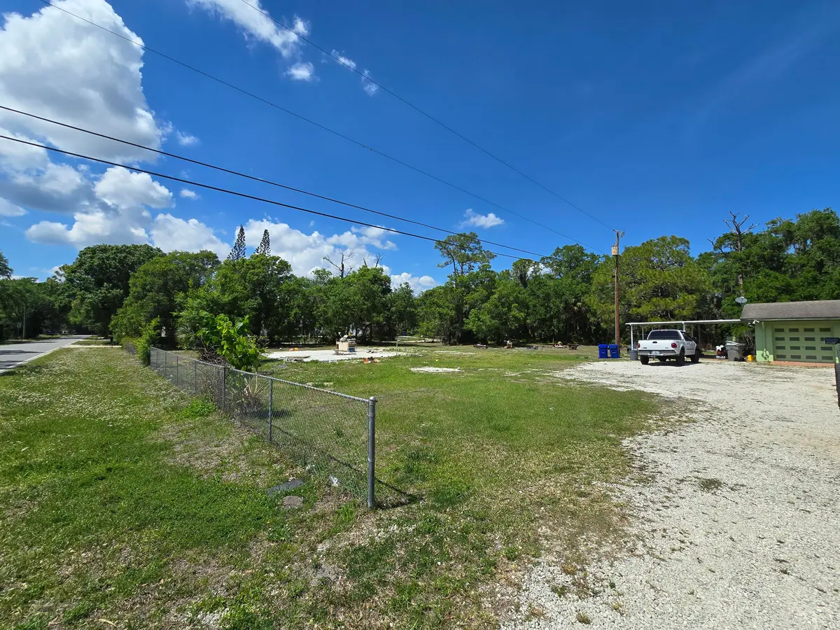 144 N Elm Street, Fellsmere, FL – photo 2