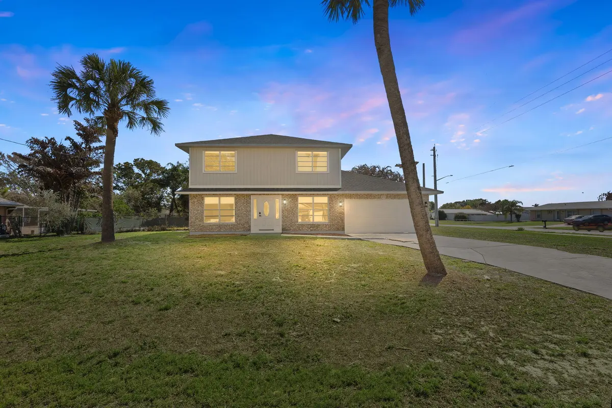 Sun Down Curb Shot at 405 NE Midvale Street, Port St. Lucie