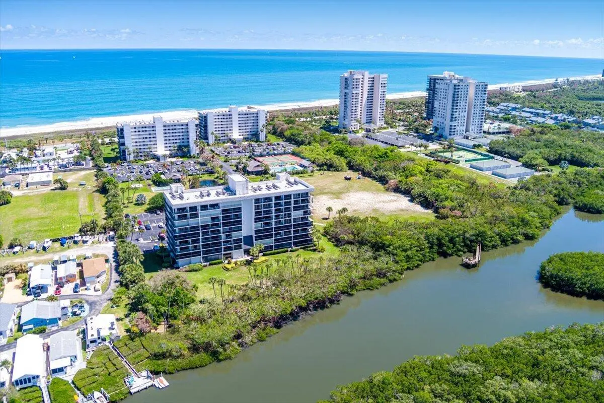 55-MAX_0028 at 5059 N Hwy A1a 401, Hutchinson Island