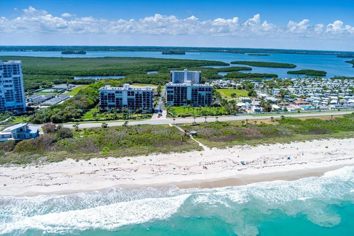 69-MAX_0042 at 5059 N Hwy A1a 401, Hutchinson Island