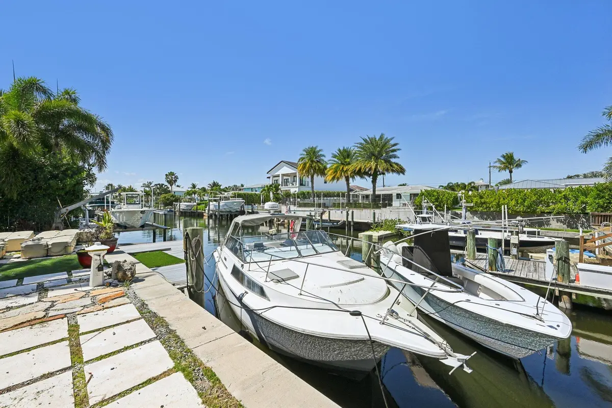 Boat Dock at 605 Inlet Road, North Palm Beach