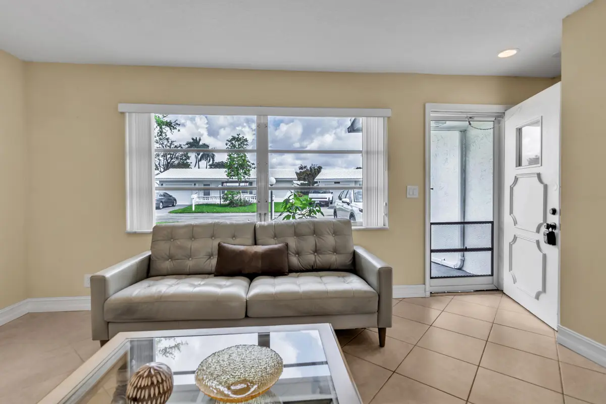 8208 LR at 8208 NW 14 Street, Plantation