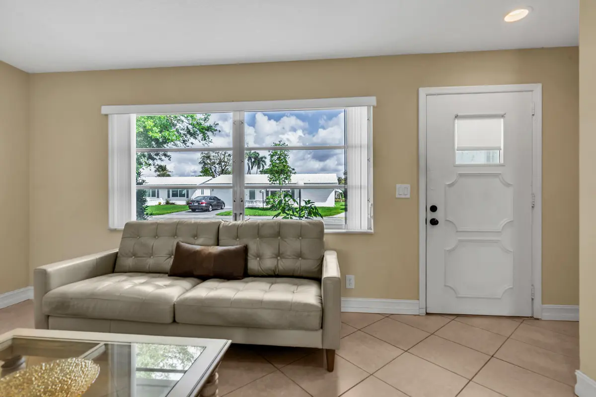 8208 LR2 at 8208 NW 14 Street, Plantation