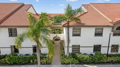 5226 Europa Drive H, Boynton Beach – Condominium for sale