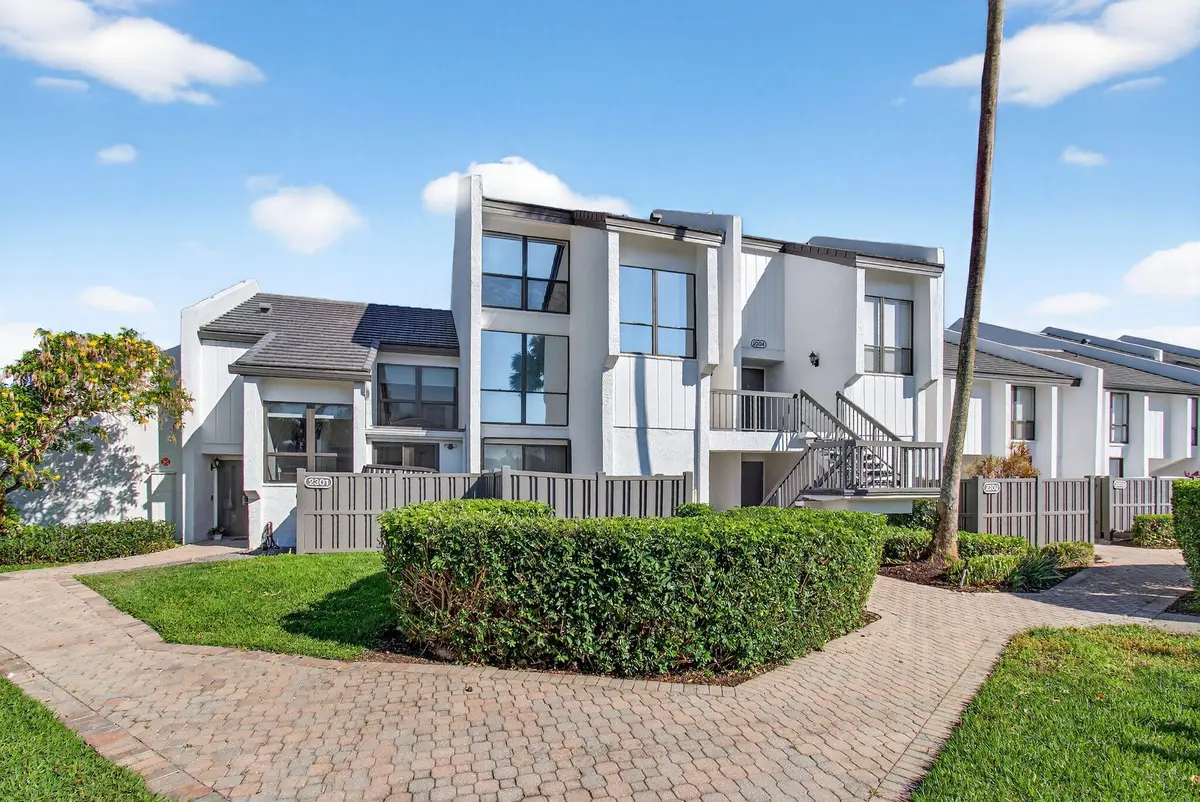 1-web-or-mls-DSC_4405 at 2303 Bridgewood Drive 2303, Boca Raton