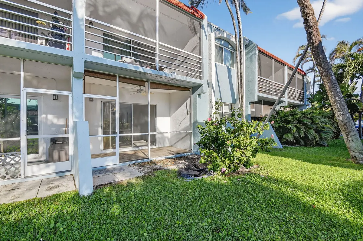31-web-or-mls-DSC_0414 at 1432 S Lakeside Drive 4, Lake Worth Beach