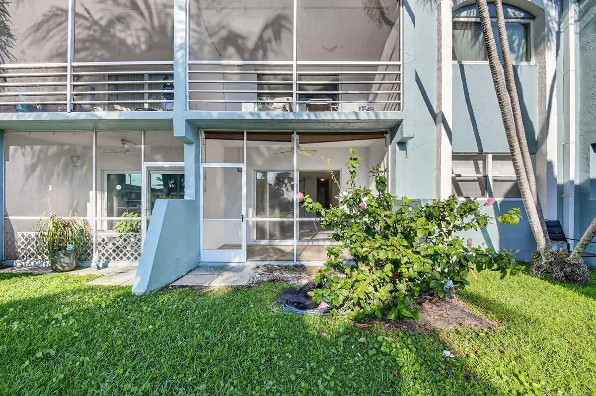 32-web-or-mls-DSC_0419 at 1432 S Lakeside Drive 4, Lake Worth Beach
