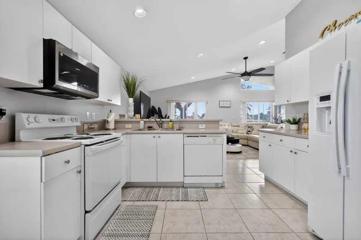KITCHEN at 7207 Modena Drive, Boynton Beach