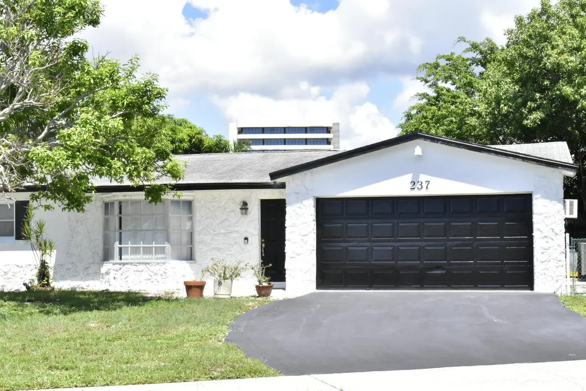Front Ext zoomed at 237 Porter Place, West Palm Beach