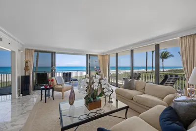 2580 S Ocean Boulevard 2b2, Palm Beach – sold