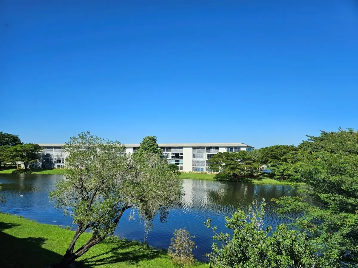 ShowImage (11) at 1705 Andros Isle O3, Coconut Creek