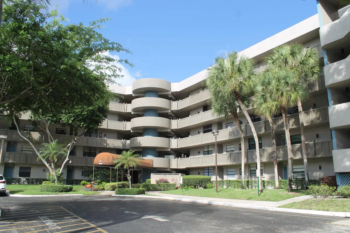 Front at 1100 Colony Point Circle 314, Pembroke Pines