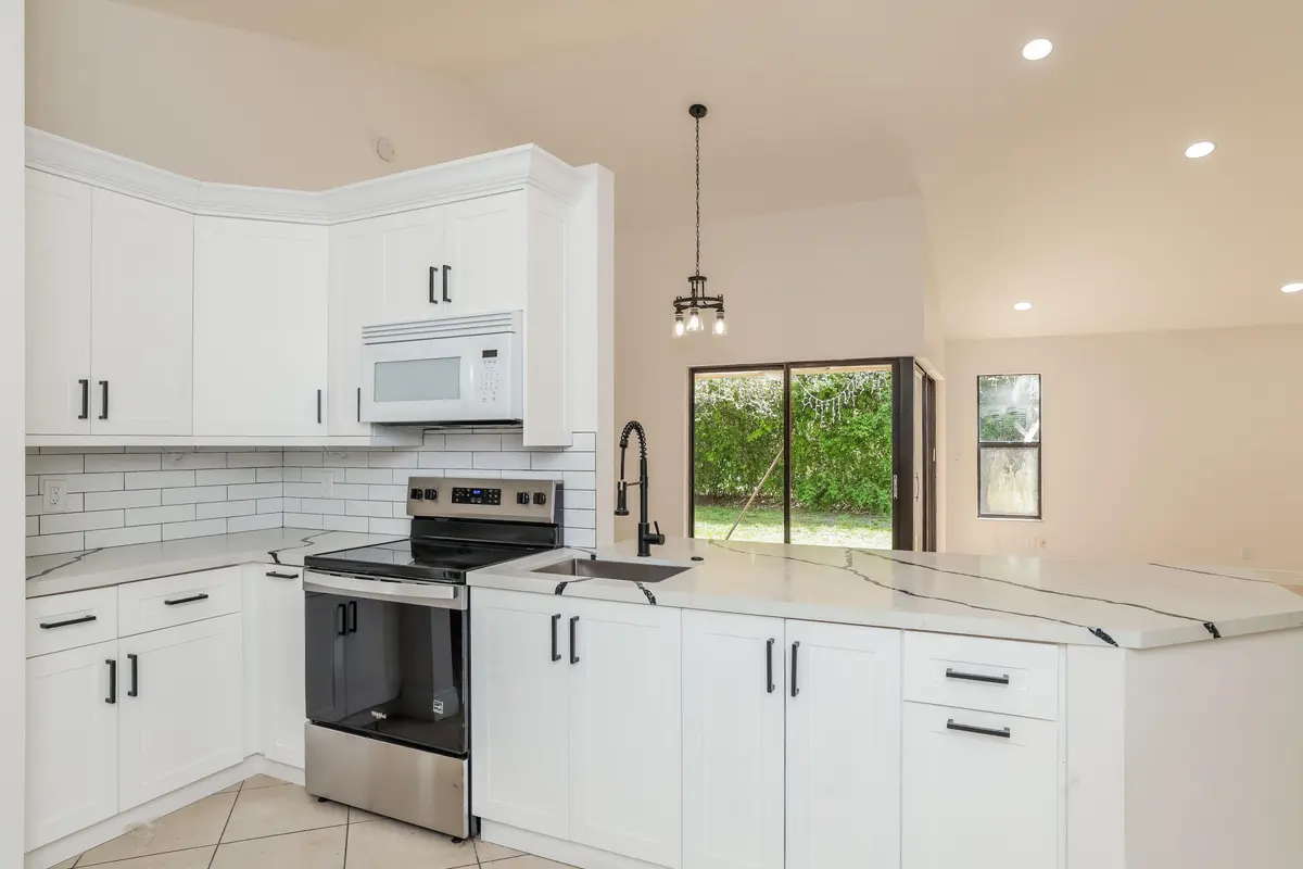 006-photo-kitchen-15274955 at 5134 NW 42nd Terrace, Coconut Creek