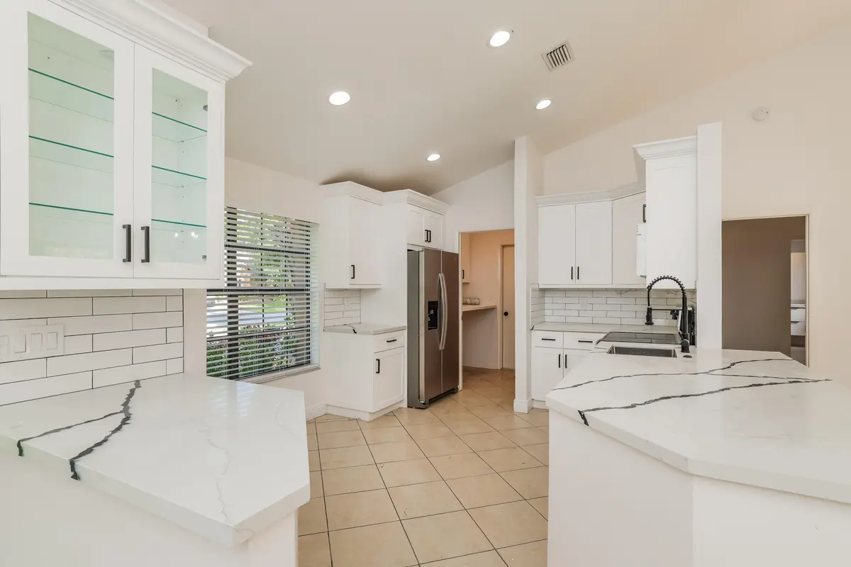 007-photo-kitchen-15274956 at 5134 NW 42nd Terrace, Coconut Creek