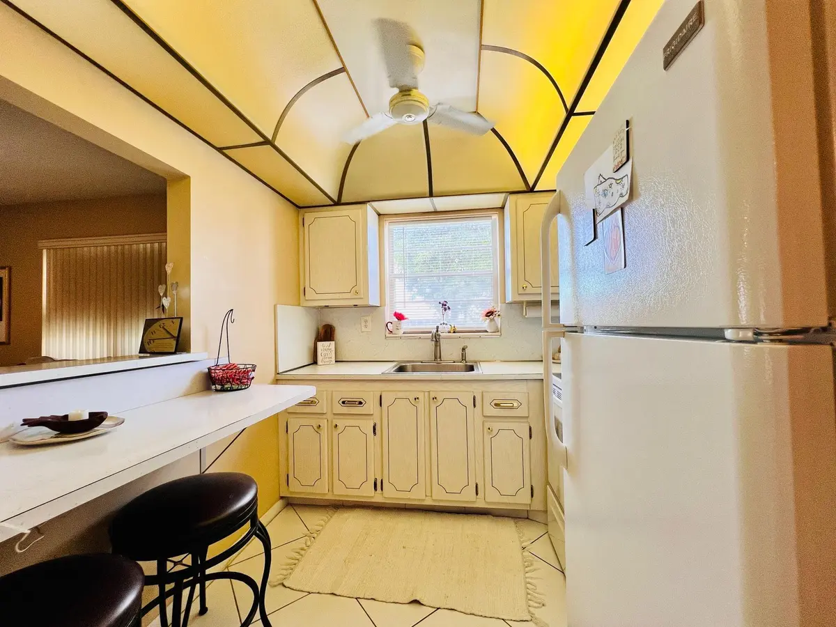 KItchen at 126 Andover, West Palm Beach