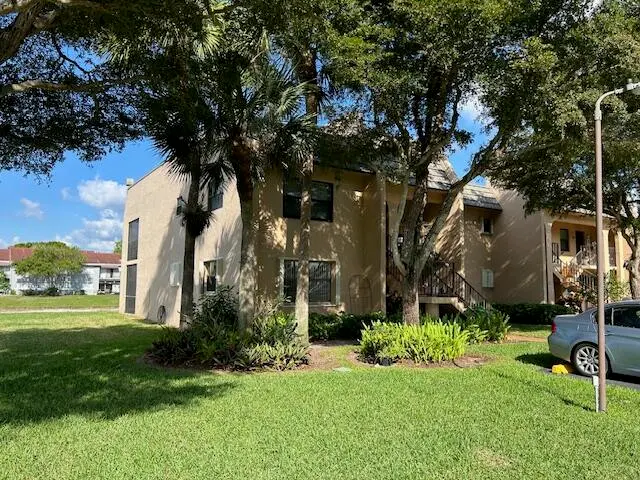 Corner Unit at 145 Lake Nancy Lane 125, West Palm Beach