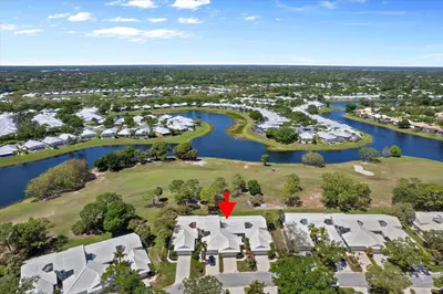 2424 SW Foxpoint Trail, Palm City – Villa for sale