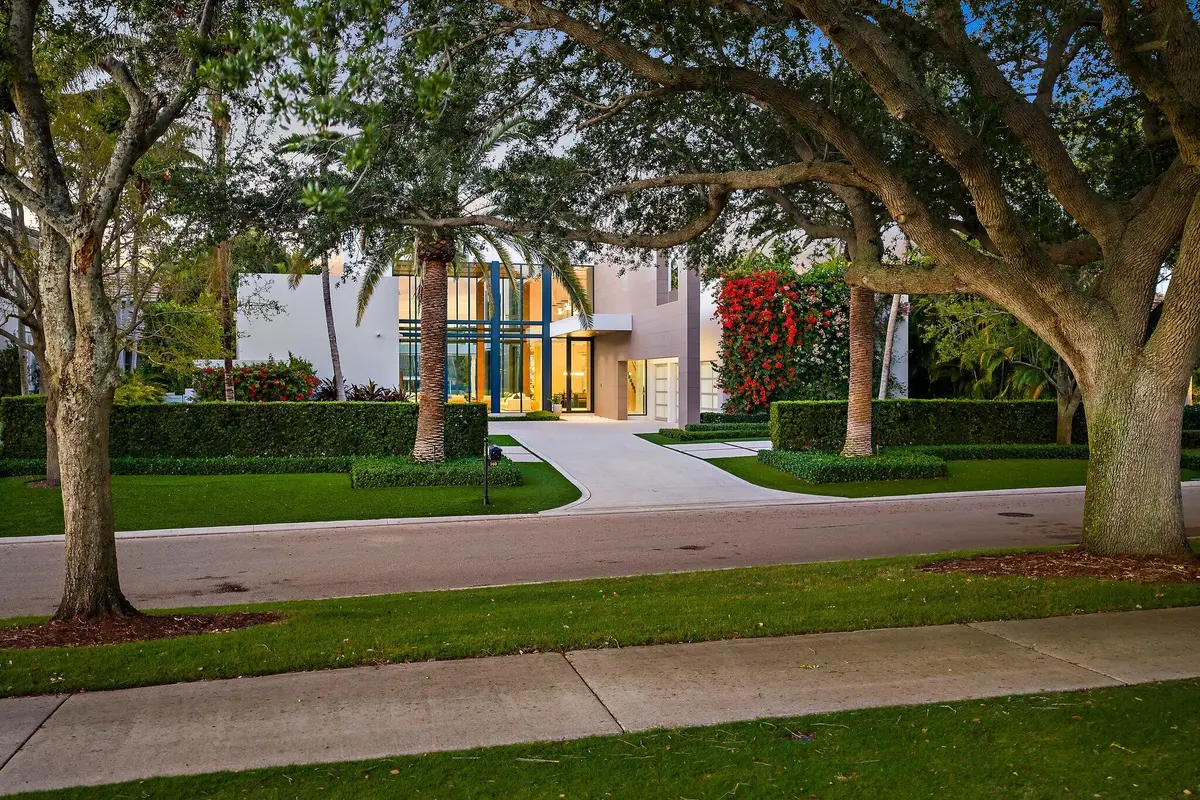 Prime Location at 160 Spyglass Lane, Jupiter