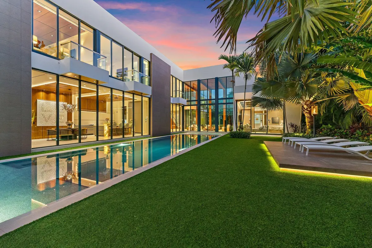 Dusk Exterior at 160 Spyglass Lane, Jupiter