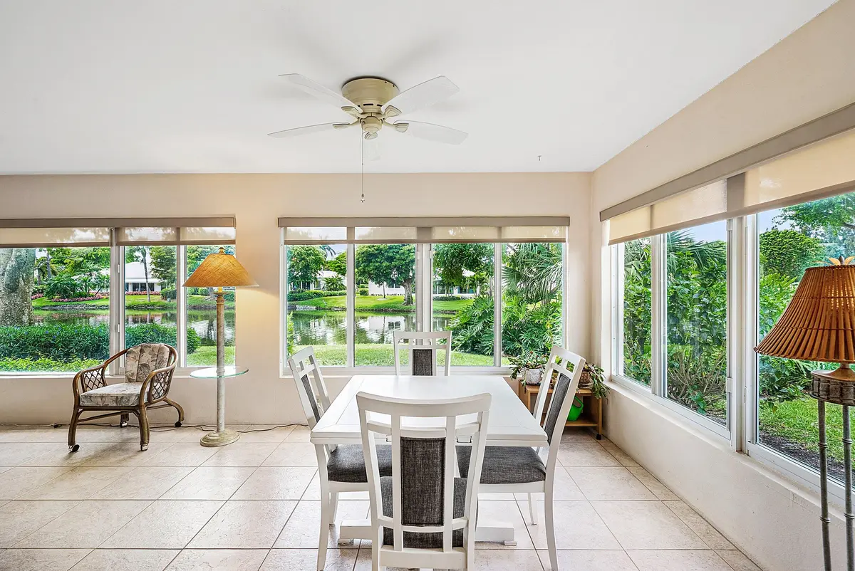 Casual Dining Area at 4473 Sanderling Circle, Boynton Beach
