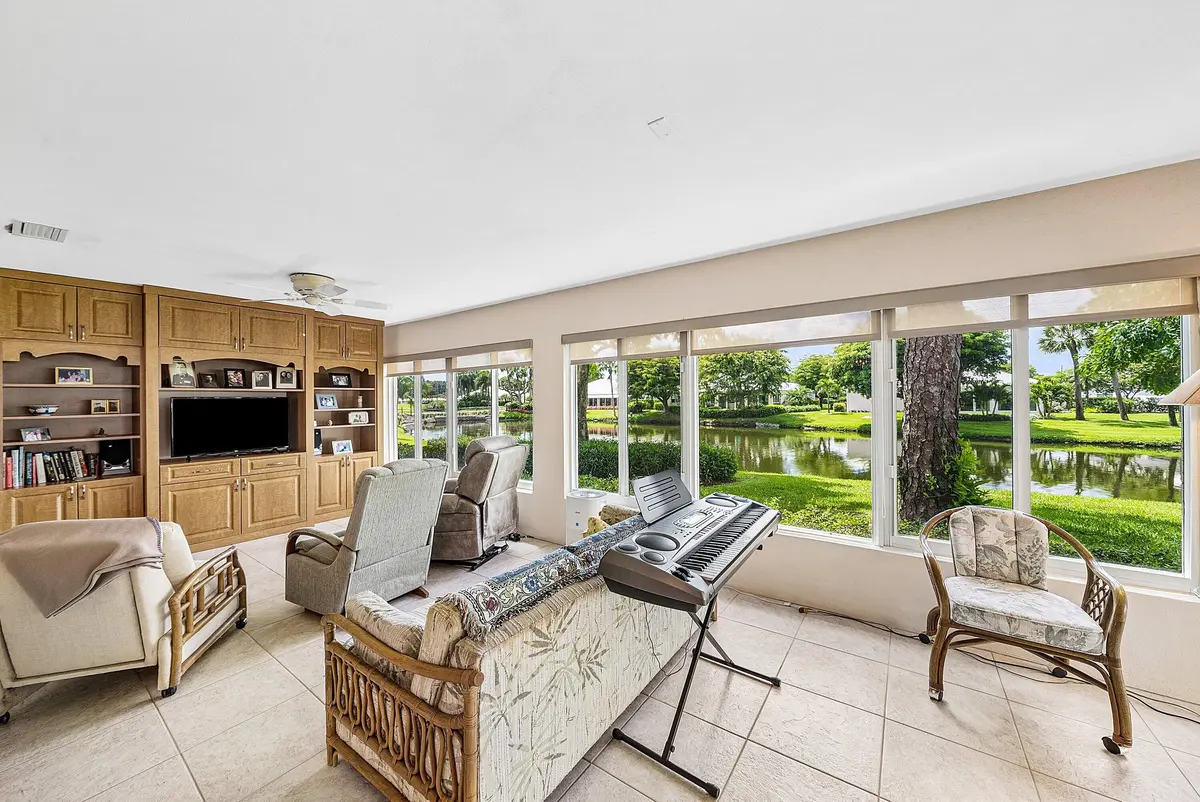 Casual living area at 4473 Sanderling Circle, Boynton Beach