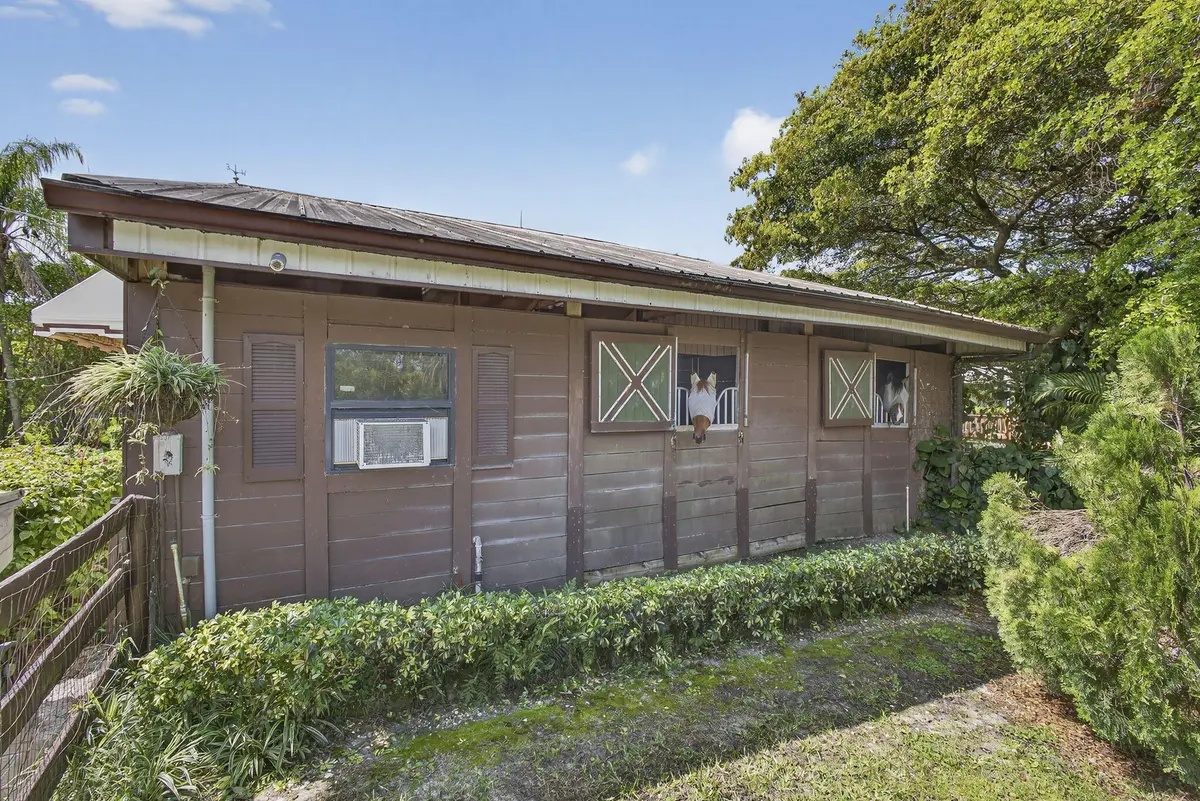 Barn side at 739 Cindy Circle Lane, Wellington