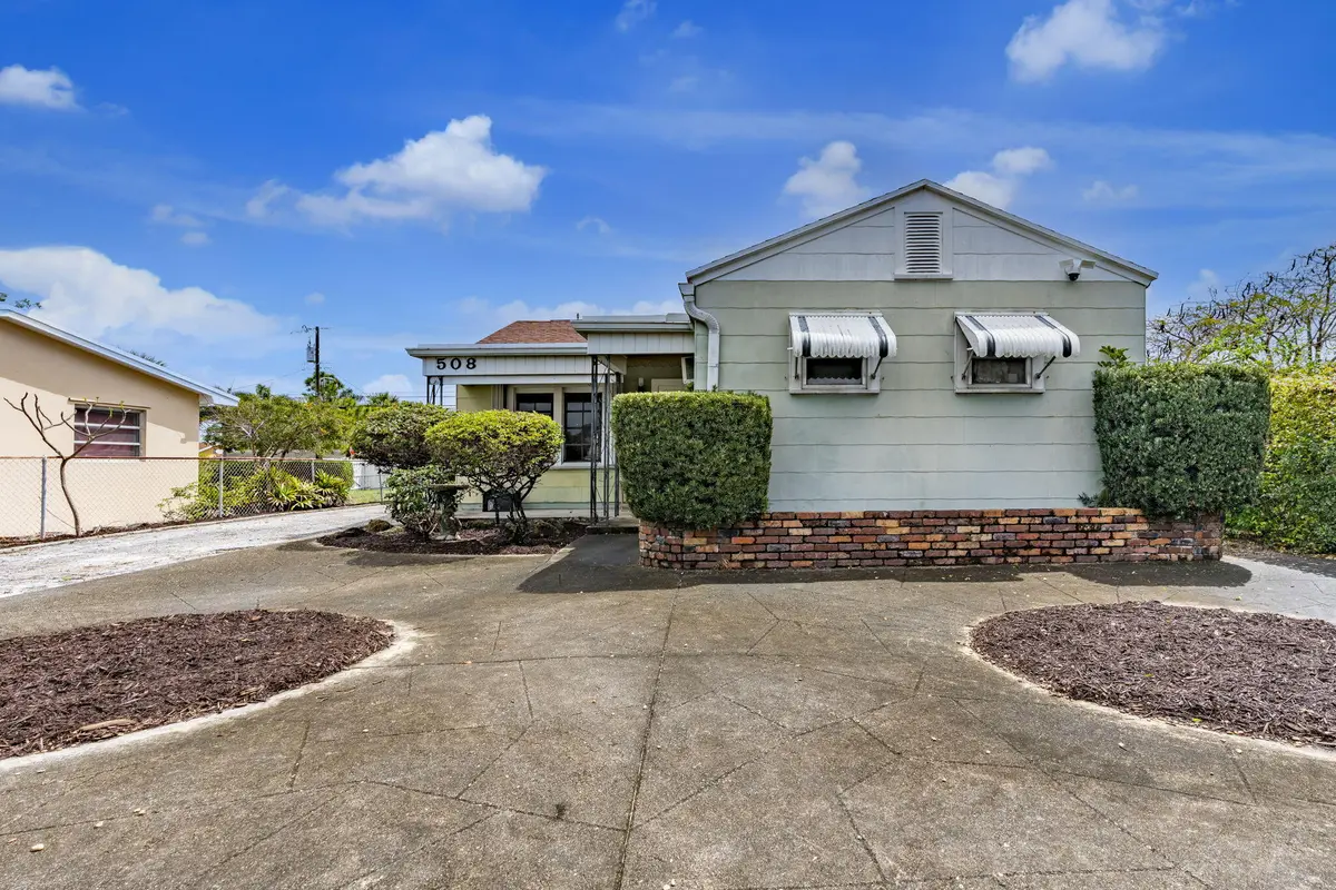 1-web-or-mls-iPixx_00_1 at 508 S B Street, Lake Worth Beach