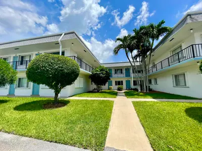 3402 Cynthia Lane 205, Lake Worth Beach – Condominium for sale