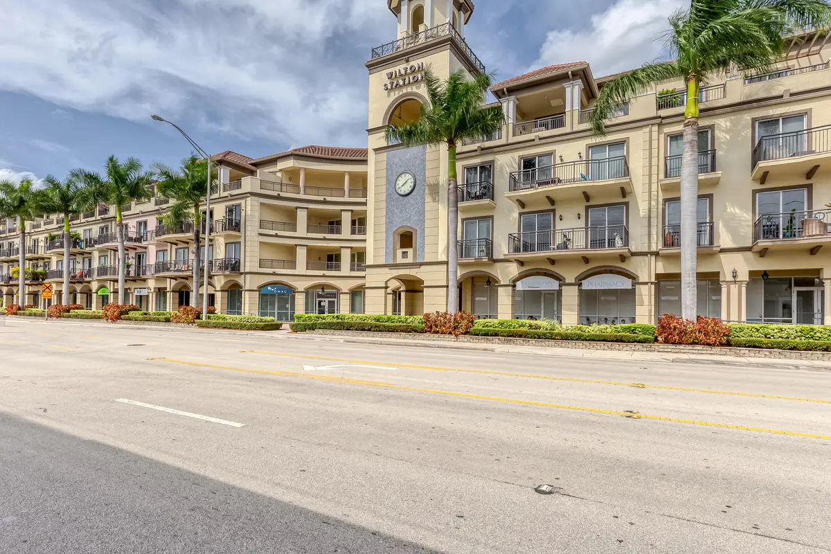 mcclellan-68 at 2631 NE 14th Avenue 406, Wilton Manors