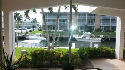 110 Shore Court 111b, North Palm Beach – Condominium for rent