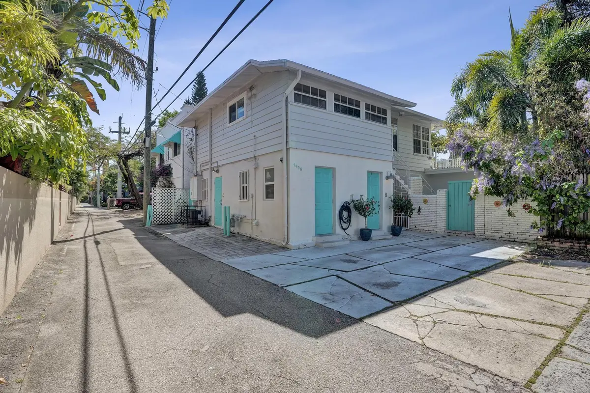DSC02528 at 1405 SE 2nd Street, Fort Lauderdale