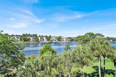 1001 Seafarer Circle 405, Jupiter – sold