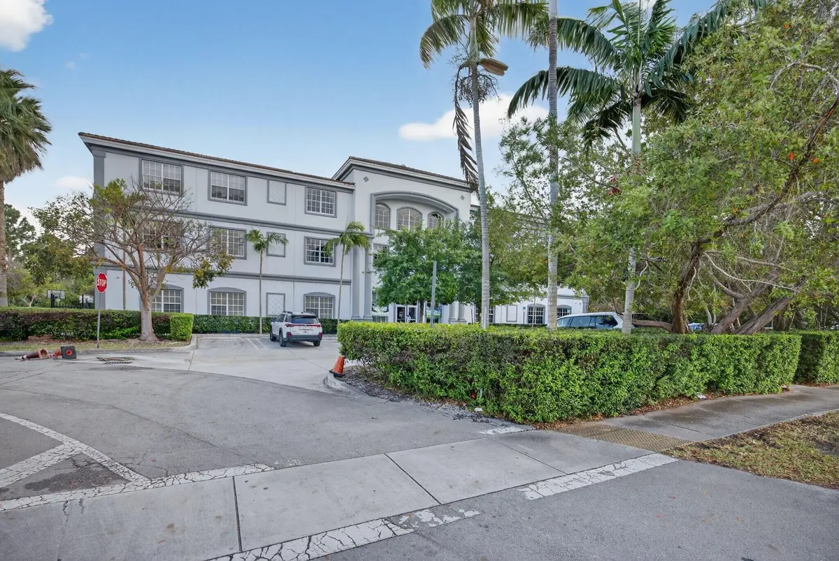South Miami School For Sale at 713 W Palm Drive, Florida City