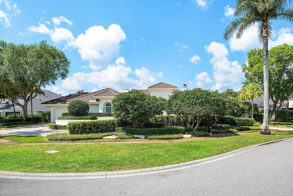 Large corner lot at 7210 Ayrshire Lane, Boca Raton