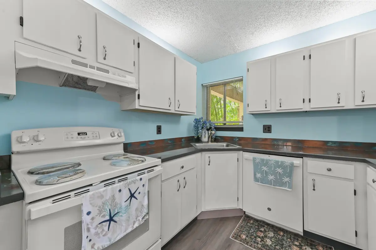 10 kitchen 02 at 6500 Chasewood Drive A, Jupiter