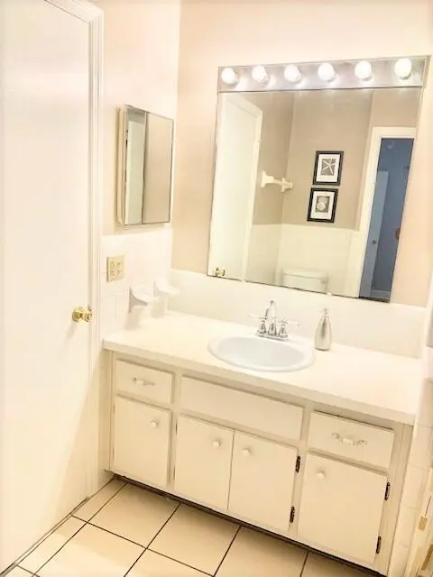bath 1 at 2426 SE 17th Street 307a, Fort Lauderdale