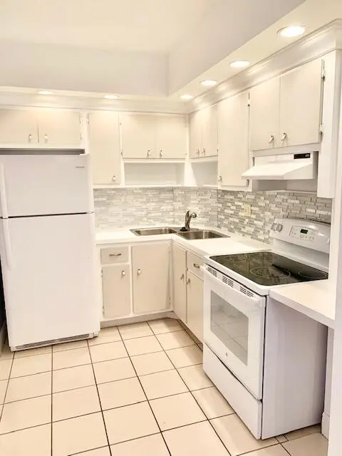 kitchen at 2426 SE 17th Street 307a, Fort Lauderdale