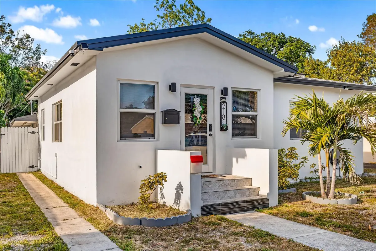 Photo 1 at 218 SW 7th Street, Dania Beach