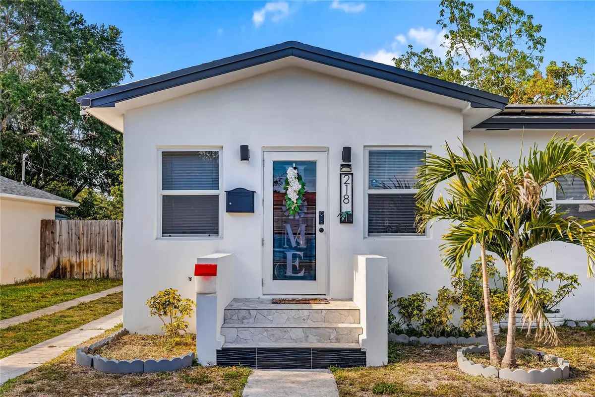 Photo 2 at 218 SW 7th Street, Dania Beach
