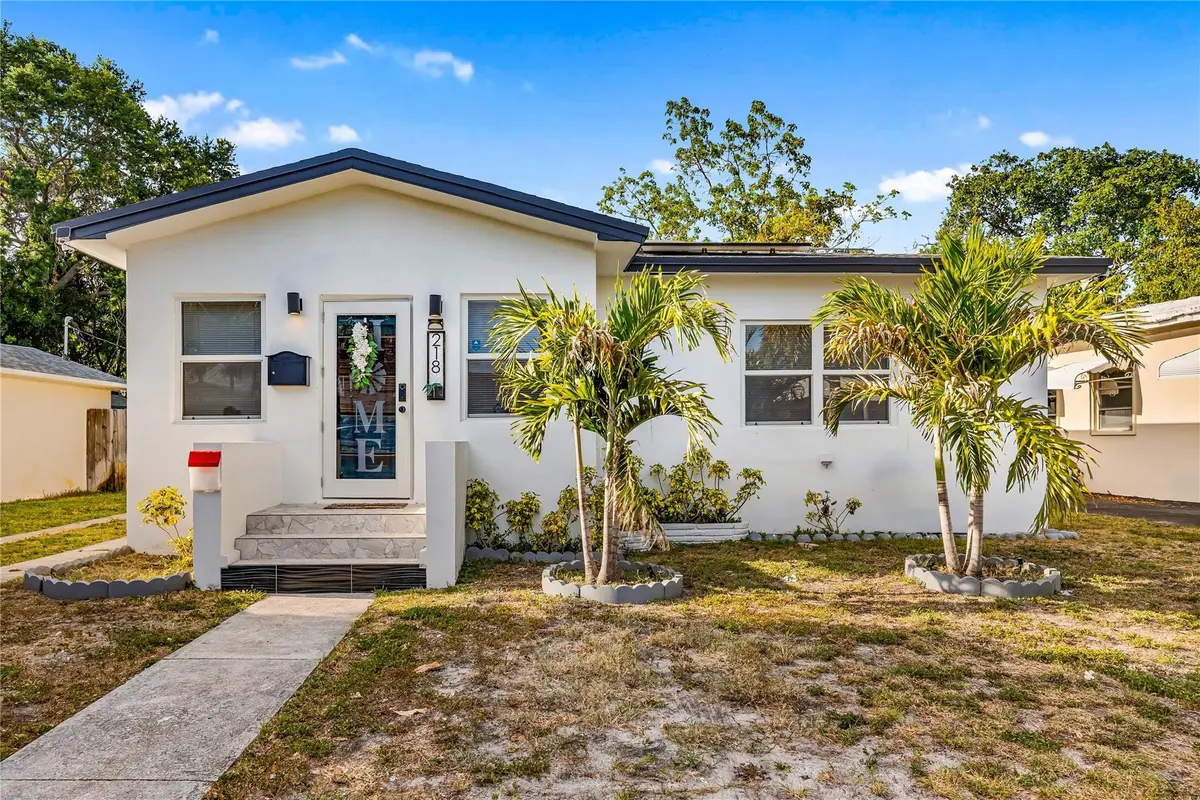 Photo 3 at 218 SW 7th Street, Dania Beach