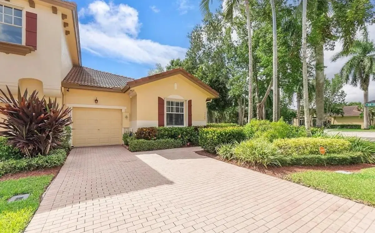 Photo 2 at 5784 NW 120th Avenue, Coral Springs