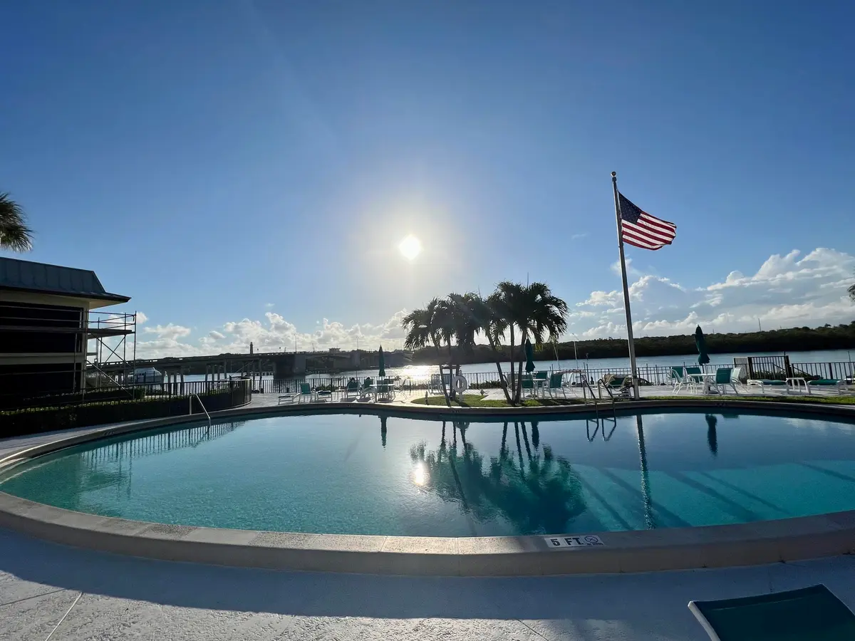 Beach Road 7 at 275 S Beach Road B201, Tequesta
