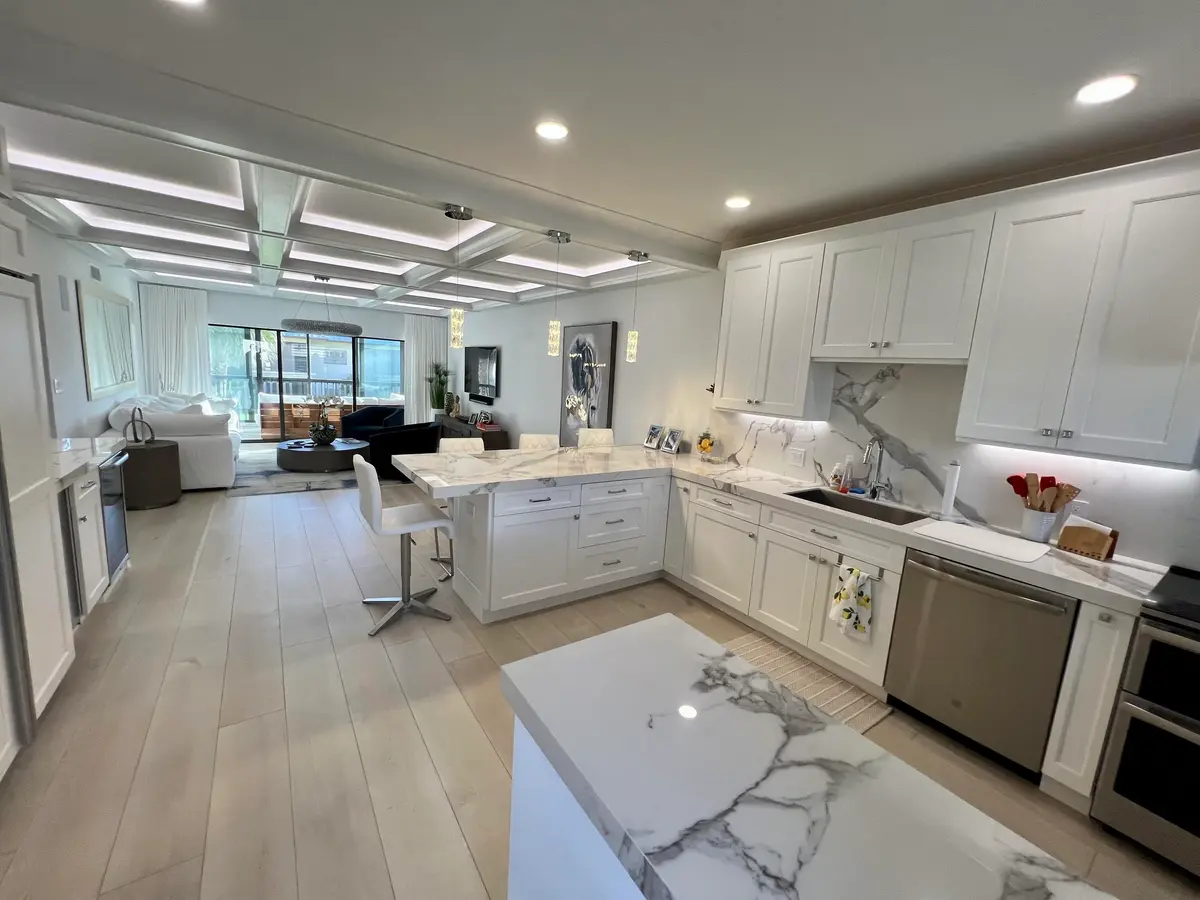 Beach Road 4 at 275 S Beach Road B201, Tequesta